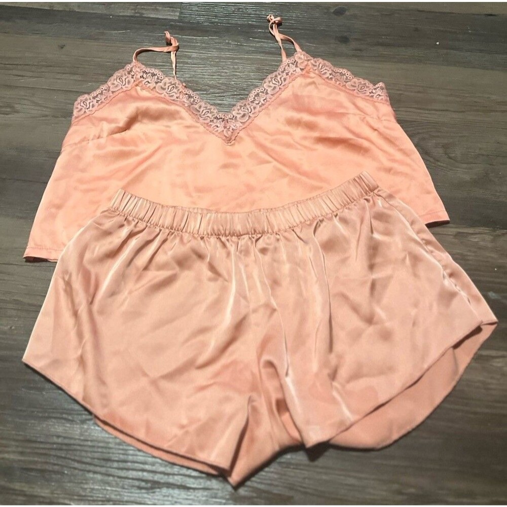 Colsie Peach Satin-like Pajama Shorts and Top w Adjustable Strap Women's Size M